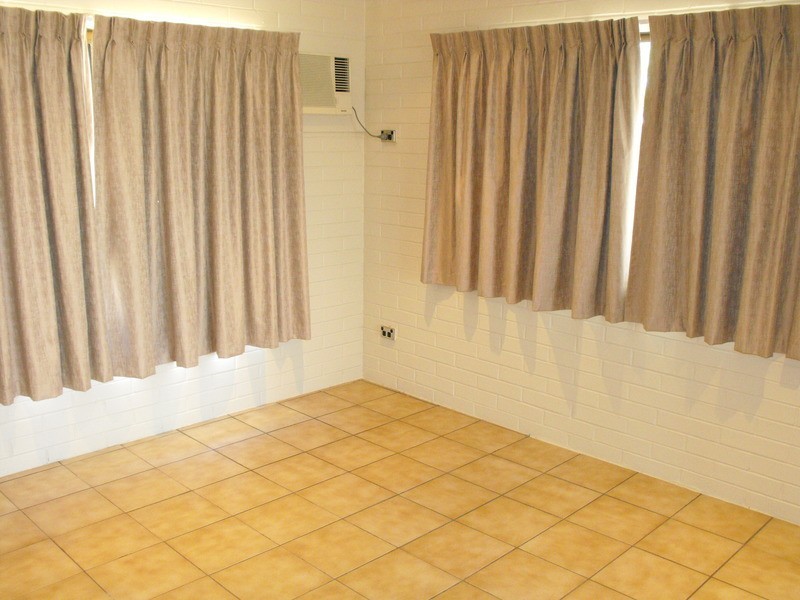 * Gelling Crescent, Douglas QLD 4814