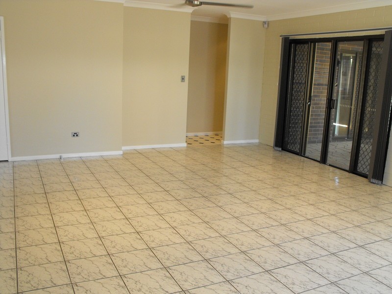 * Gelling Crescent, Douglas QLD 4814