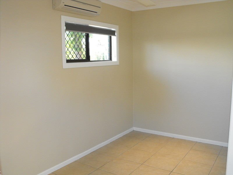 * Gelling Crescent, Douglas QLD 4814