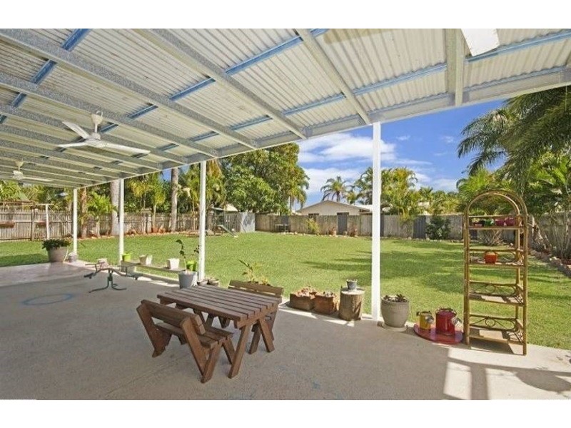 * Mendi Drive, Bushland Beach QLD 4818