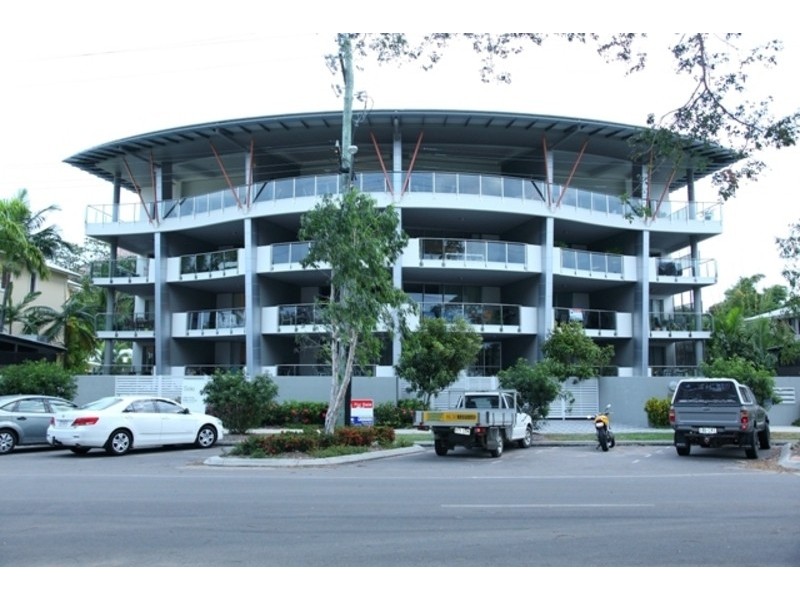 2/96 Mitchell Street, North Ward QLD 4810