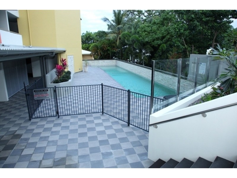 2/96 Mitchell Street, North Ward QLD 4810