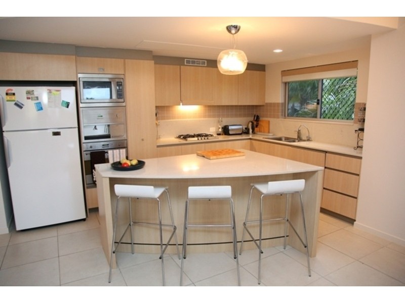 2/96 Mitchell Street, North Ward QLD 4810