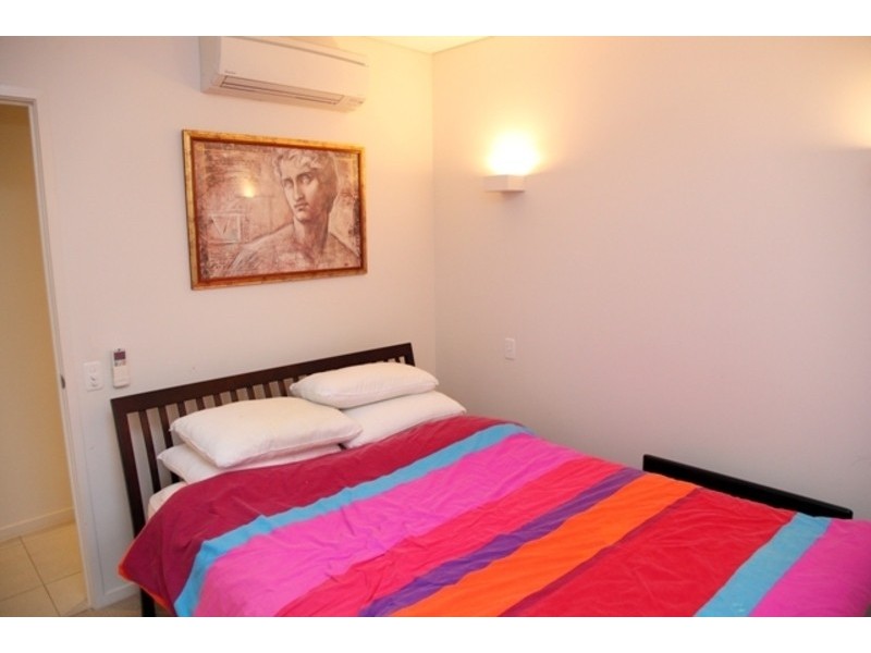 2/96 Mitchell Street, North Ward QLD 4810