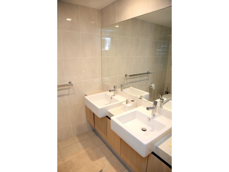 2/96 Mitchell Street, North Ward QLD 4810