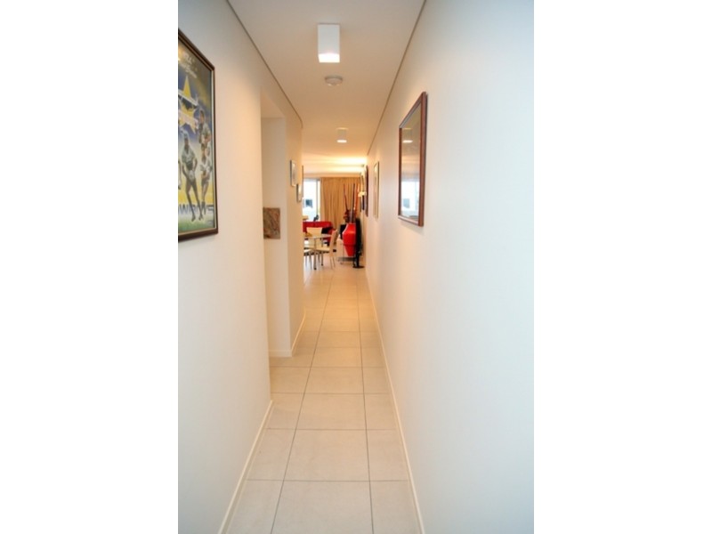 2/96 Mitchell Street, North Ward QLD 4810