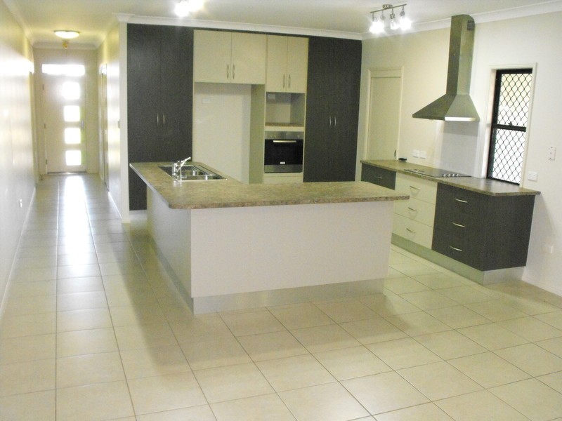 * Hexham Close, Burdell QLD 4818