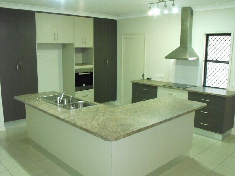 * Hexham Close, Burdell QLD 4818