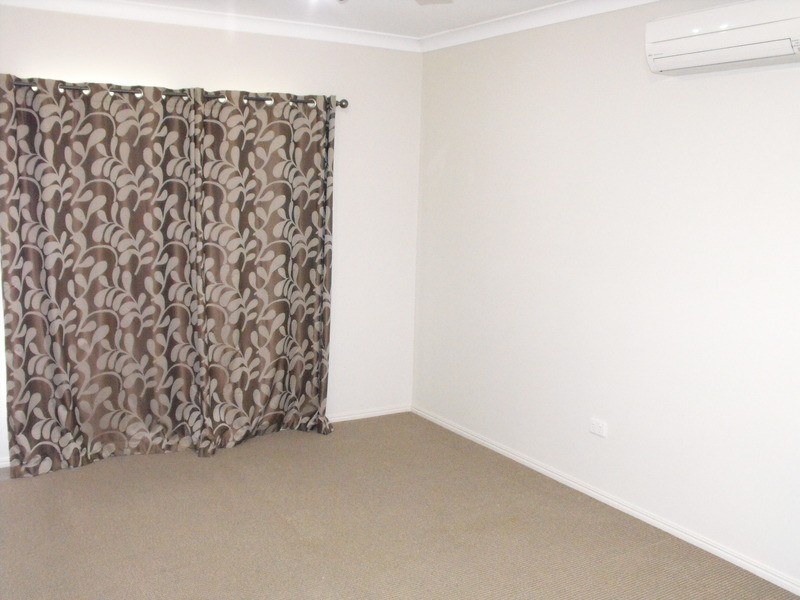 * Hexham Close, Burdell QLD 4818