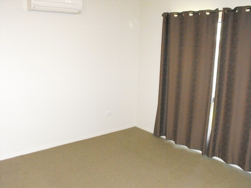 * Hexham Close, Burdell QLD 4818