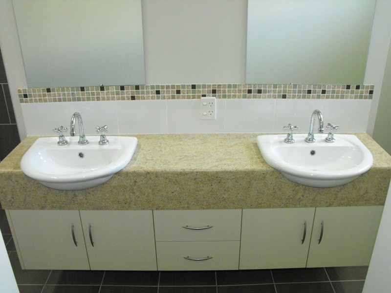 * Hexham Close, Burdell QLD 4818