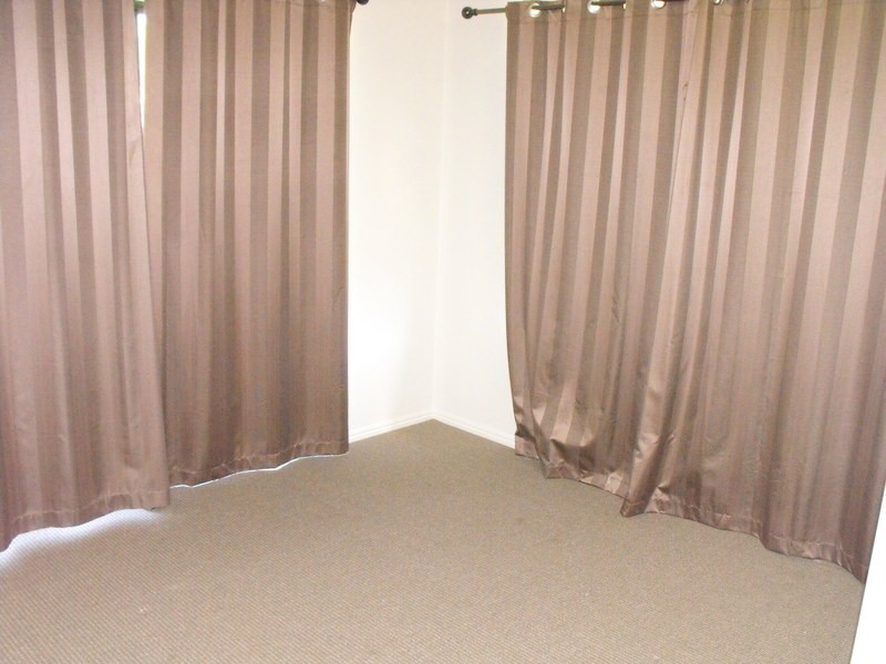 * Hexham Close, Burdell QLD 4818