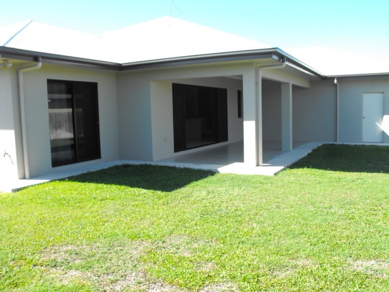 * Hexham Close, Burdell QLD 4818