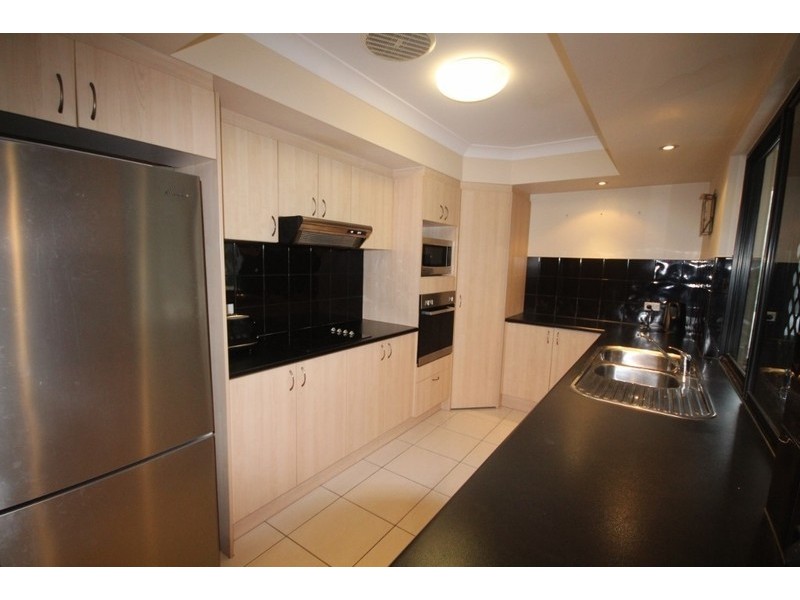 * Monte Visto Court, Mount Louisa QLD 4814