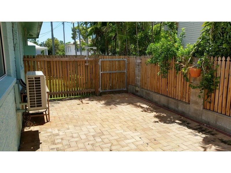 * Armstrong Street, Hermit Park QLD 4812