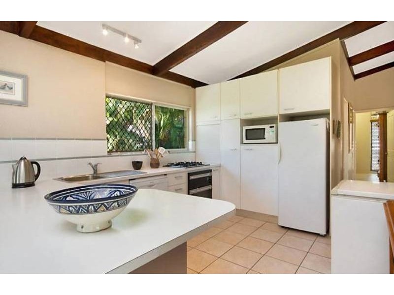 * St James Drive, Belgian Gardens QLD 4810