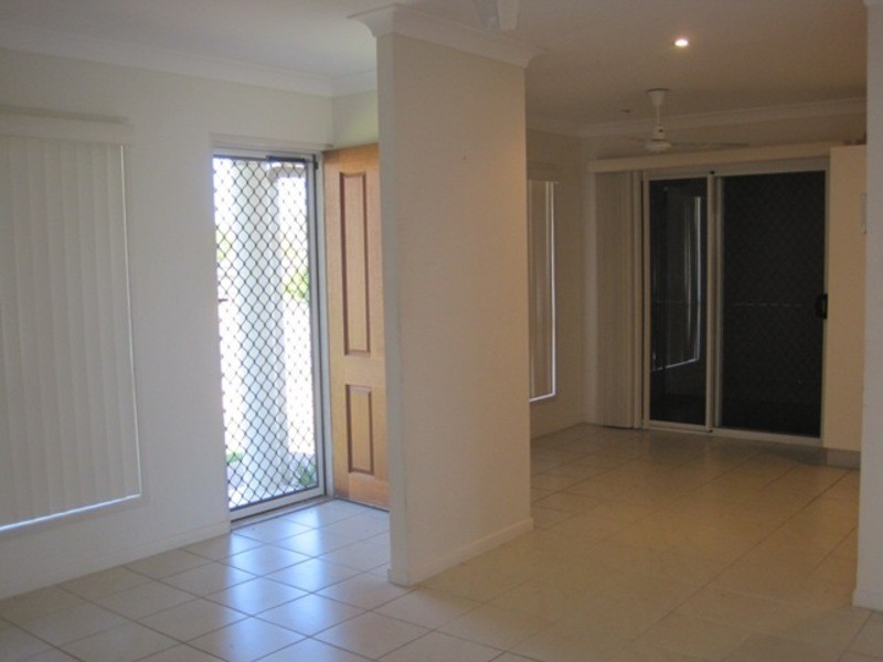 12 Eton Ct, Burdell QLD 4818