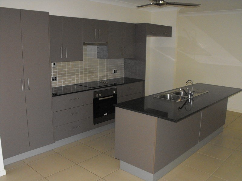 * Daintree Drive, Bushland Beach QLD 4818