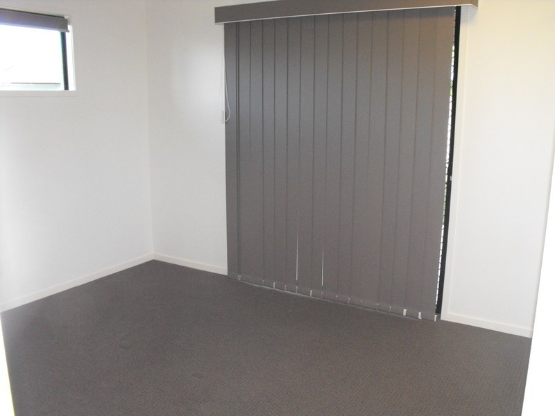 * Daintree Drive, Bushland Beach QLD 4818