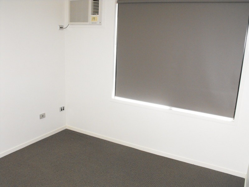 * Daintree Drive, Bushland Beach QLD 4818