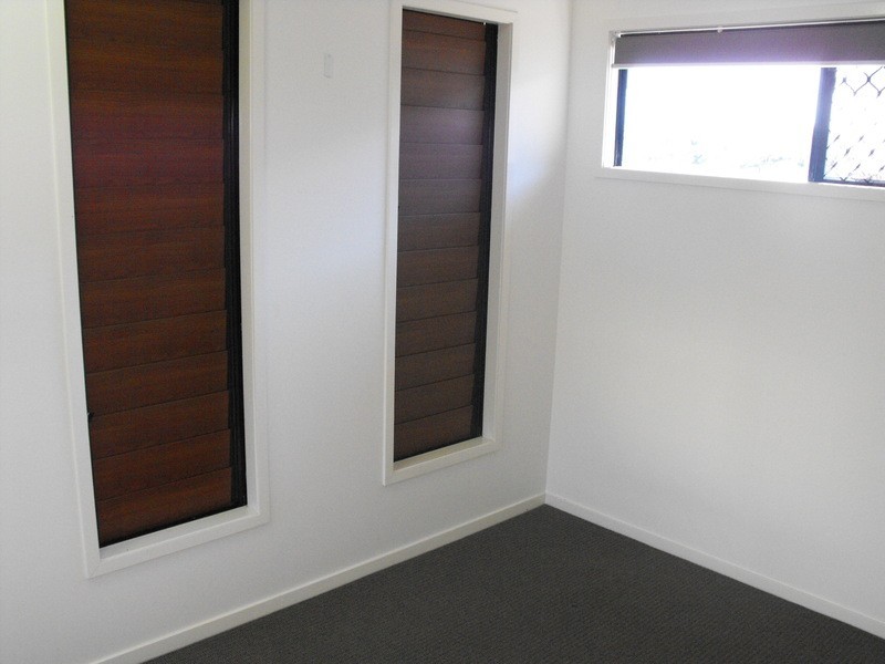 * Daintree Drive, Bushland Beach QLD 4818