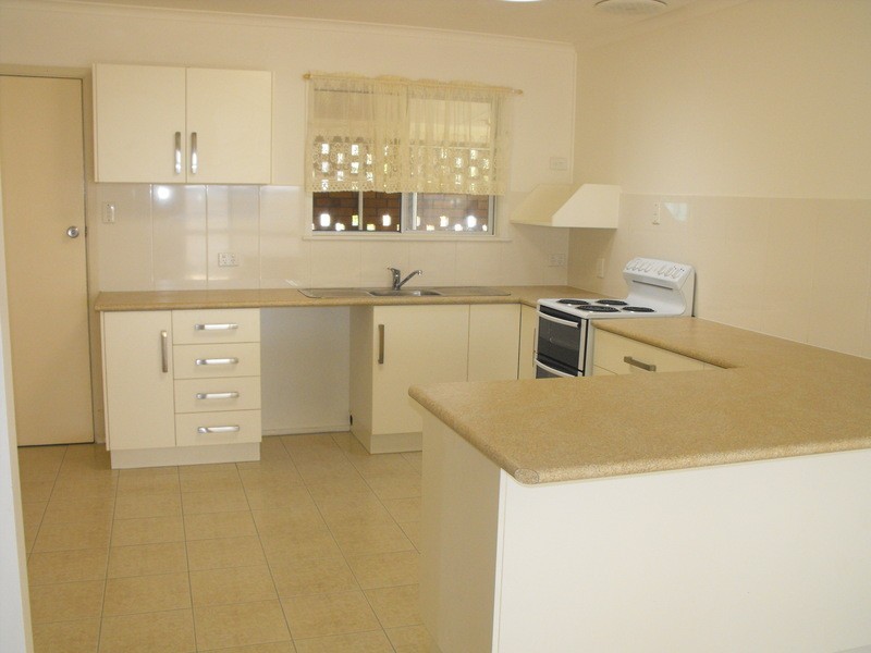 ** Pine Street, Kirwan QLD 4817