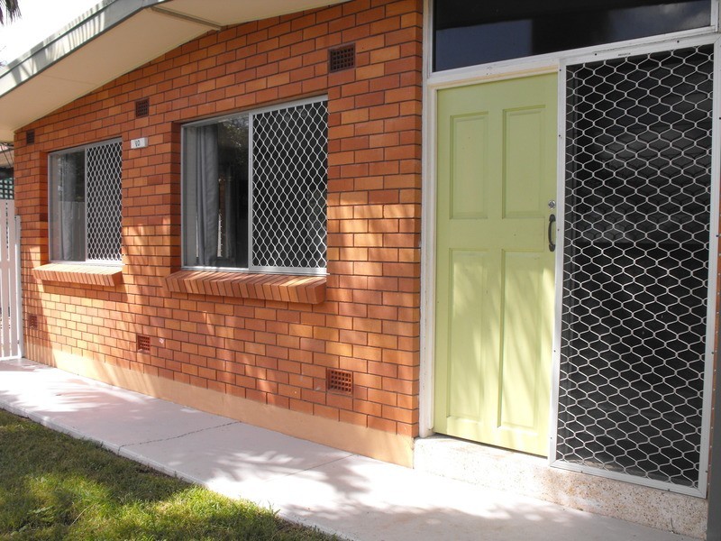 ** Pine Street, Kirwan QLD 4817
