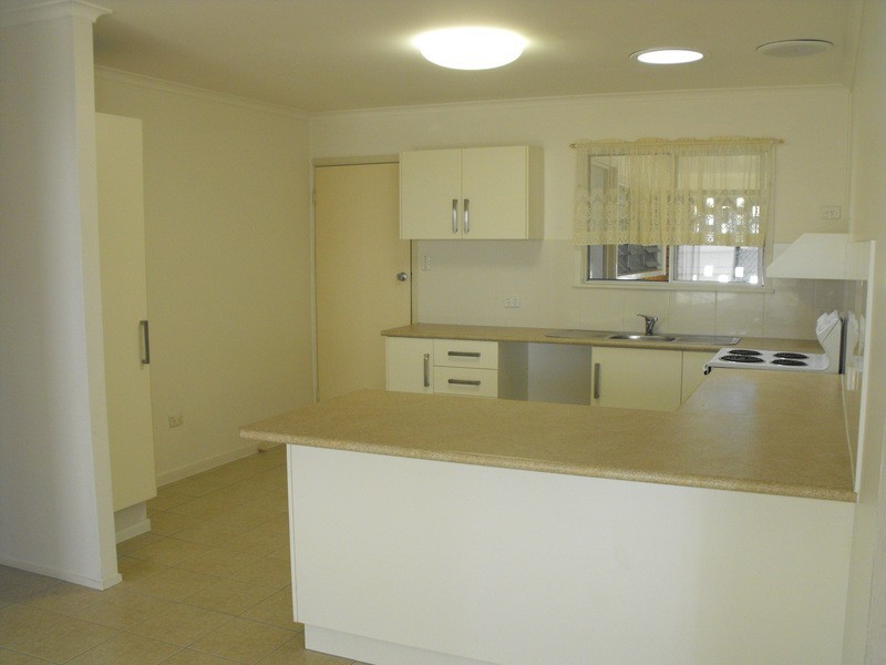 ** Pine Street, Kirwan QLD 4817