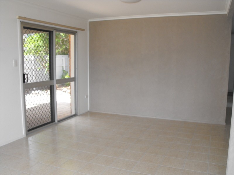 ** Pine Street, Kirwan QLD 4817