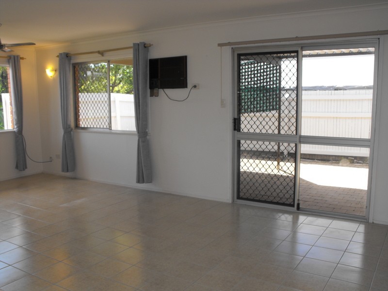 ** Pine Street, Kirwan QLD 4817