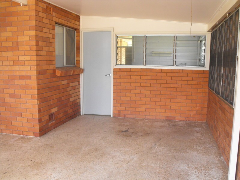 ** Pine Street, Kirwan QLD 4817