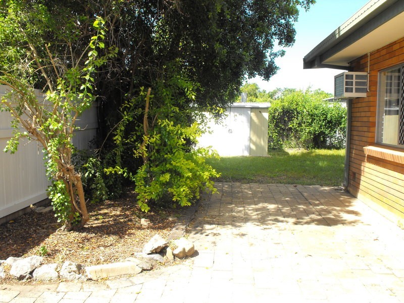 ** Pine Street, Kirwan QLD 4817