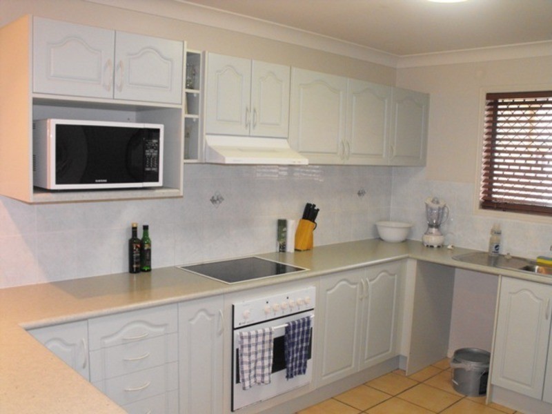 */30  Martinez Avenue, West End QLD 4810