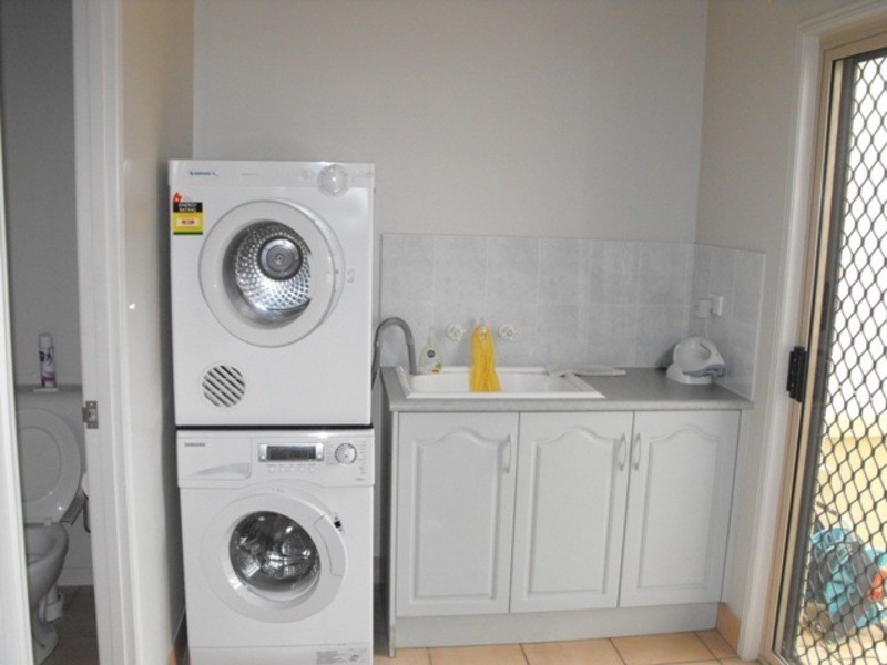 */30  Martinez Avenue, West End QLD 4810