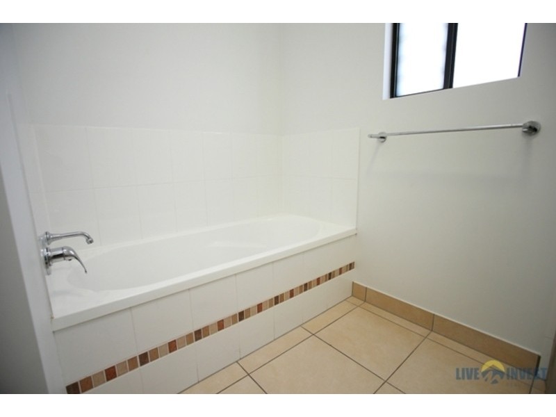 # Mannikin Way, Bohle Plains QLD 4817