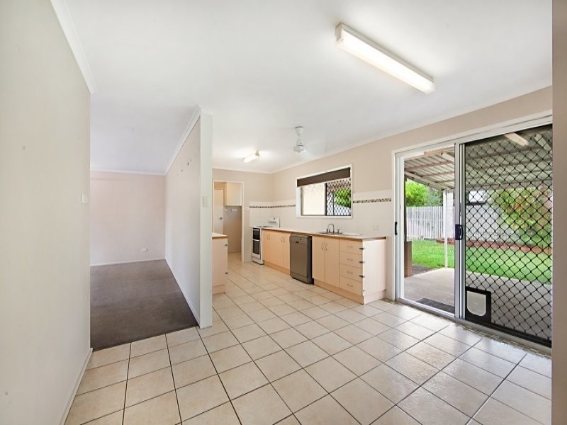 * Rossiter Street, Cranbrook QLD 4814