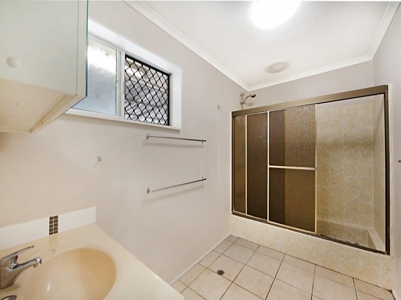 * Rossiter Street, Cranbrook QLD 4814