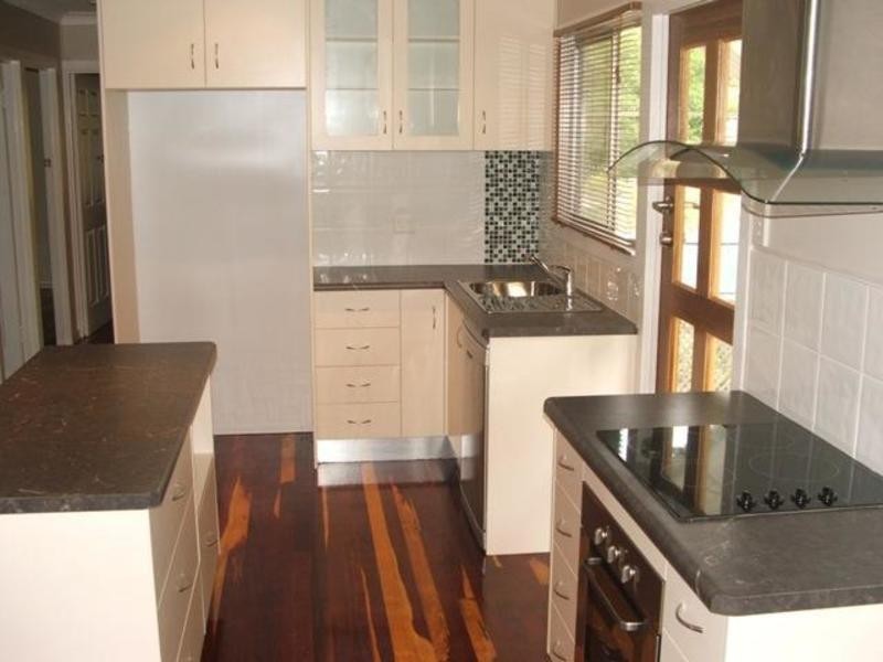 * Edison Street, Wulguru QLD 4811