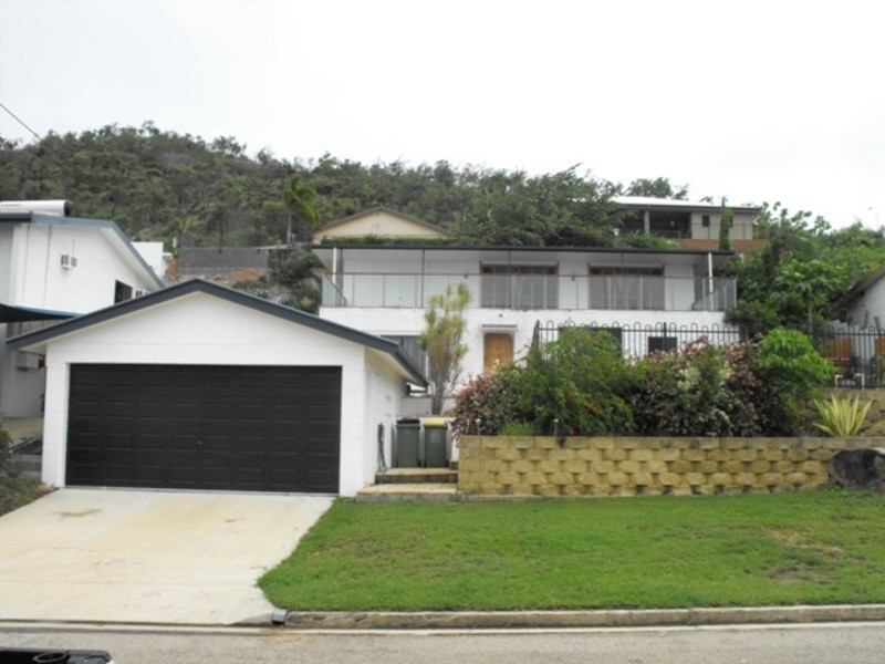 13 Rundle Street, Mount Louisa QLD 4814