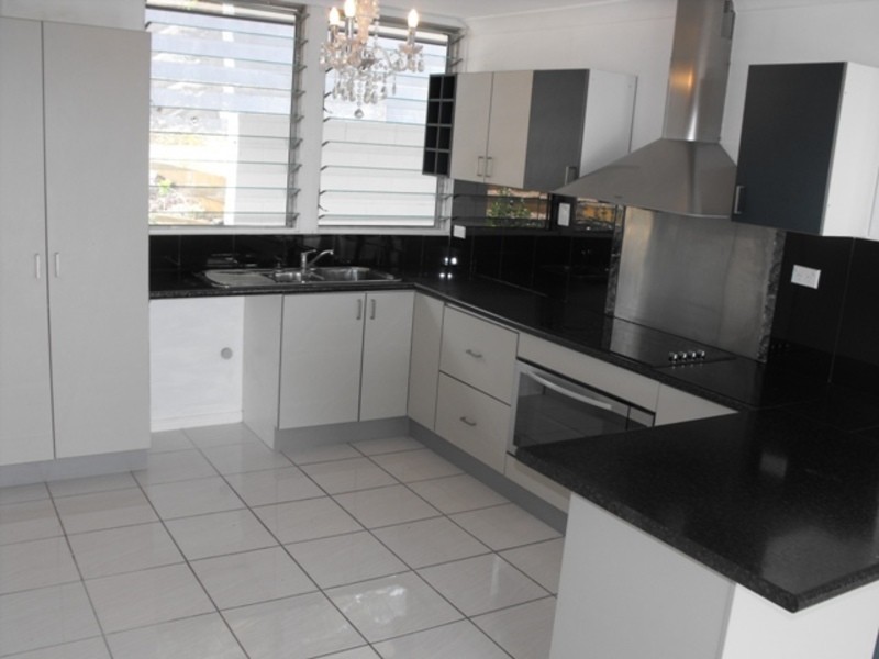 13 Rundle Street, Mount Louisa QLD 4814