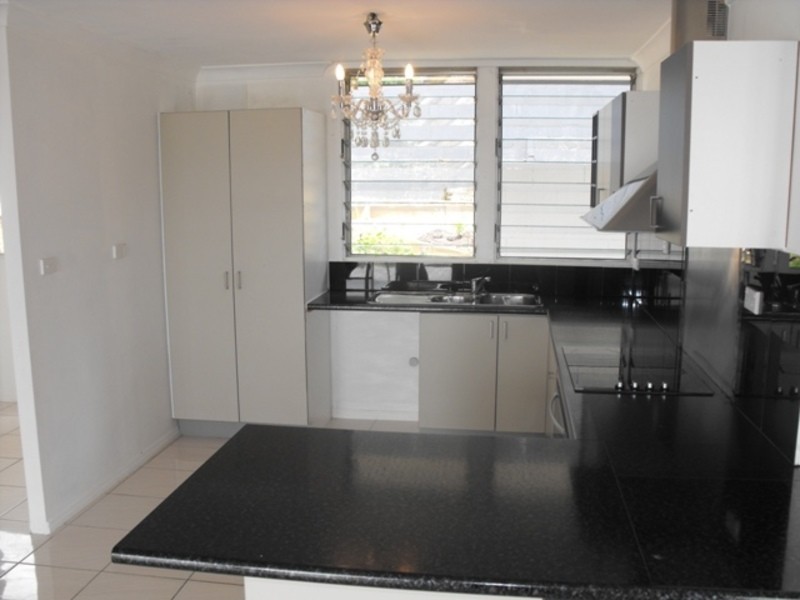 13 Rundle Street, Mount Louisa QLD 4814