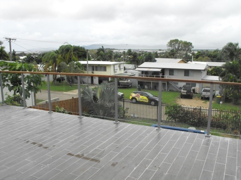 13 Rundle Street, Mount Louisa QLD 4814