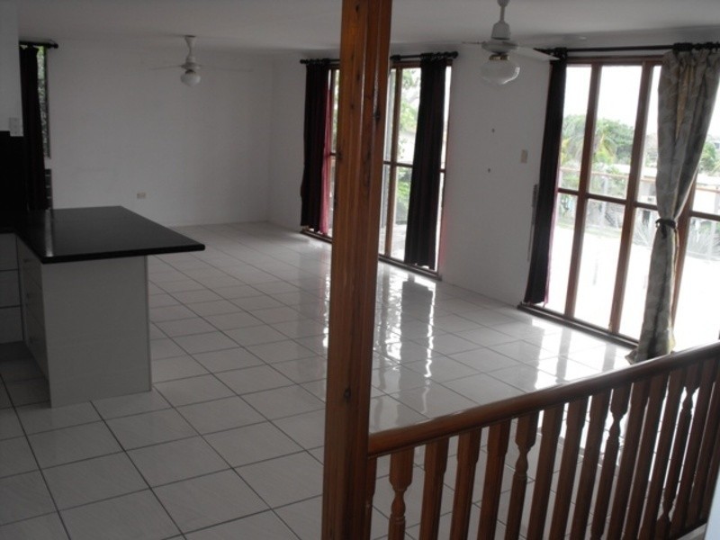 13 Rundle Street, Mount Louisa QLD 4814