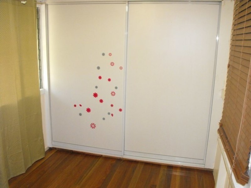 * Queens Road, Railway Estate QLD 4810