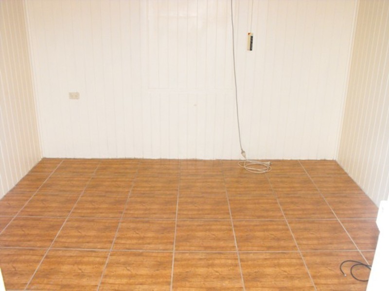 * Queens Road, Railway Estate QLD 4810