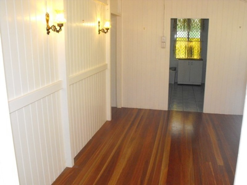 * Queens Road, Railway Estate QLD 4810