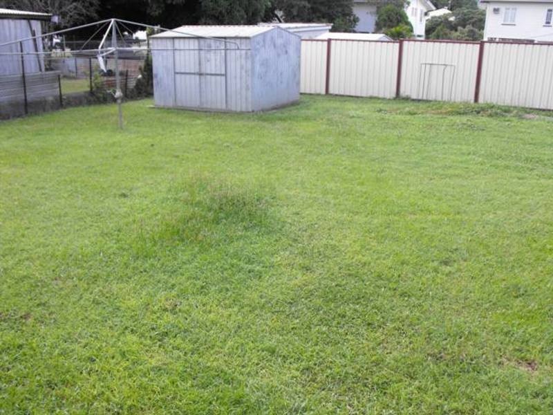 * Queens Road, Railway Estate QLD 4810