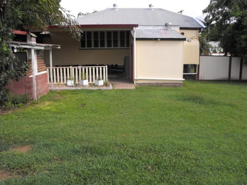 * Queens Road, Railway Estate QLD 4810