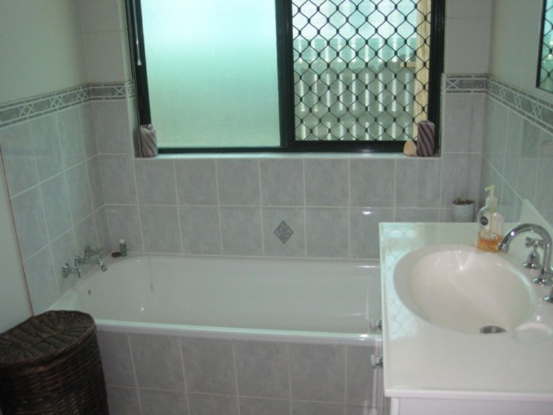 6 Gracedale Street, Mount Louisa QLD 4814