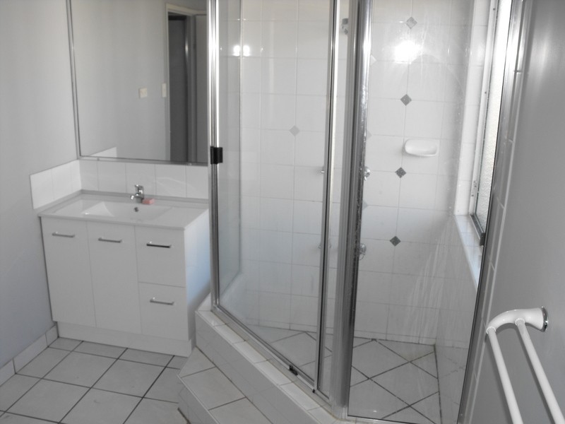 * Drummond Court, Kirwan QLD 4817